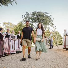 Kaunas švenčia Jonines: Santakoje – labiau tradiciškai, parako sandėlyje – jaunimo stiliumi