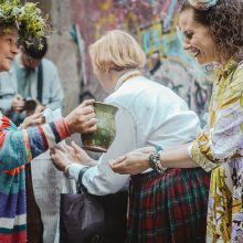 Kaunas švenčia Jonines: Santakoje – labiau tradiciškai, parako sandėlyje – jaunimo stiliumi