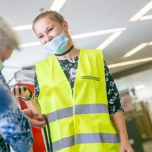 Pirmoji masinių ribojimų diena: aistros dėl sąskaitų, močiutės ir teisės pasirinkti