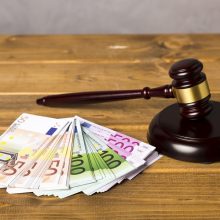 Už įstatymo nesilaikymą pernai Lietuvoje buvo skirta 895 tūkst. eurų baudų