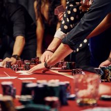 Ministerija siūlo griežtinti lošimų verslą – bendrovės turės stebėti probleminius lošėjus