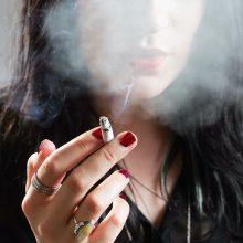 Cigaretės viduje: ką žinome apie nikotiną
