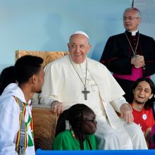  Lisabonoje pusė milijono jaunuolių pasitiko popiežių per katalikiško festivalio atidarymą