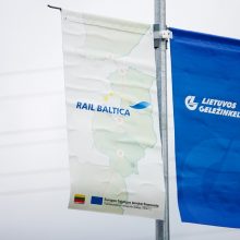 Seimas linkęs pritarti projektui, lengvinančiam žemės paėmimą „Rail Baltica“ projektui