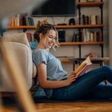 Skaitymo rojus: kaip įsirengti namų biblioteką?