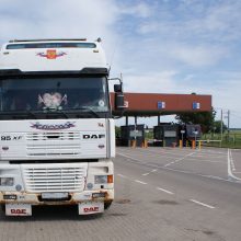 Muitininkų laimikis – rusų desantininkų simbolika pažymėtas vilkikas su kontrabandinėmis prekėmis
