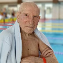 Rekordus gerino plaukimo veteranai: vyriausiajam varžybų dalyviui – 97-eri 