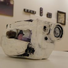 Žaidimas: J.Meko kamera, sugėrusi A.Kulikausko įtūžį ir pavirtusi meno kūriniu.