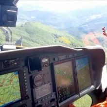 Italijos kalnuose aptiktos dingusio sraigtasparnio nuolaužos ir penkių žmonių kūnai