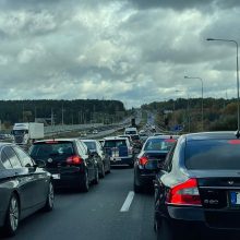 Kauno greitkelyje – nelaimė: BMW sukėlė masinę avariją