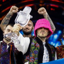 „Eurovizijos“ nugalėtojai planuoja parduoti nugalėtojų statulėlę: tikisi 1 mln. dolerių