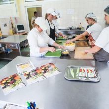 Užimtumo tarnyba: trečdaliu augo profesinio mokymo paklausa