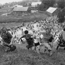 Fotografai R. ir M. Požerskiai skirtingai, bet jautriai fiksuoja žmogų