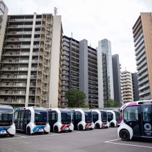 Transportas: olimpiniame kaimelyje kursuoja autonominio valdymo elektriniai mikroautobusai.