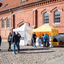 Empatija: šventinio renginio programoje netrūko įvairių paramos ir palaikymo karo draskomai šaliai ženklų.