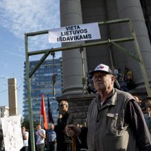 Dėl A. Dulkio terorizavimo – kaltinimai vienam asmeniui: grasinimų sulaukia ir kiti ministrai