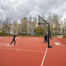 Vilnius tempo nelėtina: užbaigtas jau dešimto mokyklos stadiono remontas 