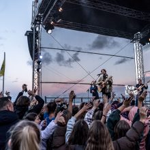 J. Jarutis Juodkrantėje griausmingai baigė savo vasaros koncertų turą po atviru dangumi