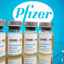 „Pfizer“ tikisi iki 2023-ųjų sukurti universalią vakciną COVID-19 viruso atmainų