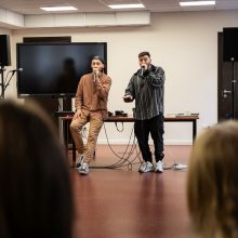 Vokalinės perkusijos atlikėjai meistriškumu dalijosi su Telšių jaunimu