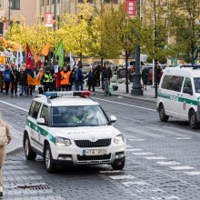 Apie pusė tūkstančio žmonių Vilniuje reikalauja didesnių algų ir orių darbo sąlygų