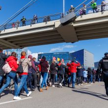 „Žalgirio“ arena – vėl sausakimša, prieš mačą  – įspūdingos sirgalių eisenos