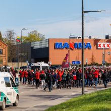 „Žalgirio“ arena – vėl sausakimša, prieš mačą  – įspūdingos sirgalių eisenos