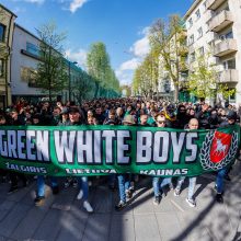 „Žalgirio“ arena – vėl sausakimša, prieš mačą  – įspūdingos sirgalių eisenos