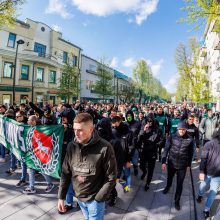 „Žalgirio“ arena – vėl sausakimša, prieš mačą  – įspūdingos sirgalių eisenos