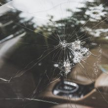 Vilniuje susidūrus automobiliams sužalotas vairuotojas ir keleivis