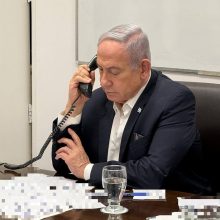 B. Netanyahu teigimu, į Irano antpuolį būtina atsakyti sumaniai