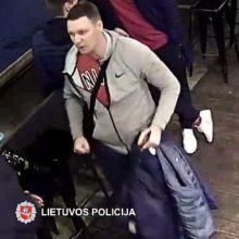 Policija prašo padėti rasti vyrą, demonstravusį nepagarbą  ir trenkusį žmogui į veidą