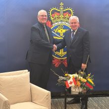 A. Anušauskas su Kanados gynybos ministru aptarė regiono saugumą, oro gynybą