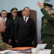 D. Medvedevas: nuo sausio Rusijos kariuomenė priėmė 280 tūkst. žmonių