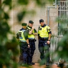 Švedijos policija per riaušes, kilusias per Korano deginimo protestą, suėmė 2 asmenis