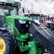 Prie Seimo susirinkę žemdirbiai pyksta: 30 metų ūkininkauju, nematęs tokio ministro
