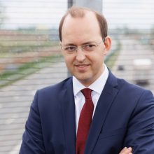 M. Skuodis: daugiau pinigų keliams kitąmet tikimasi iš bankų ir vilkikų mokesčių, akcizų