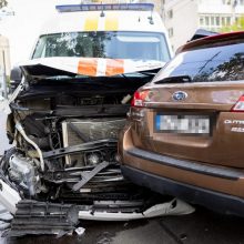 Antakalnyje  į avariją  pateko GMP automobilis: nukentėjo „Subaru“ vairuotojas, medikai sveiki