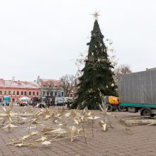 Šventės baigėsi: Kauno eglutės dekoracijos keliauja į sandėlius