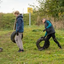 Talka VIII forte: moksleiviai vietą vadavo nuo istorinių šiukšlių