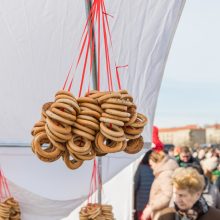 Sausakimšoje Kaziuko mugėje Kaune – šypsenos, derybos, aimanos ir stipruolis V. Blekaitis