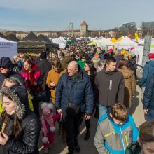 Sausakimšoje Kaziuko mugėje Kaune – šypsenos, derybos, aimanos ir stipruolis V. Blekaitis