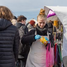 Sausakimšoje Kaziuko mugėje Kaune – šypsenos, derybos, aimanos ir stipruolis V. Blekaitis