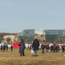Sausakimšoje Kaziuko mugėje Kaune – šypsenos, derybos, aimanos ir stipruolis V. Blekaitis