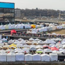 Sausakimšoje Kaziuko mugėje Kaune – šypsenos, derybos, aimanos ir stipruolis V. Blekaitis