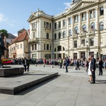 Nusilenkęs J. Basanavičiui, G. Nausėda perspėjo dėl grėsmių tautinei tapatybei