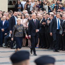 G. Nausėda pasveikino karinį paradą: pilietiški žmonės – saugumo garantas