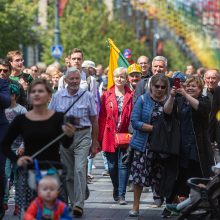 G. Nausėda pasveikino karinį paradą: pilietiški žmonės – saugumo garantas