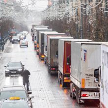 Vilkikai užgrūdo Vilniaus centrą: protestuoja ir įmonių savininkai, ir vairuotojai