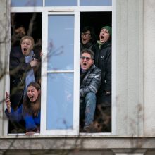 Muzikos akademijos dėstytojai protesto akciją dėl algų pradėjo šauksmu